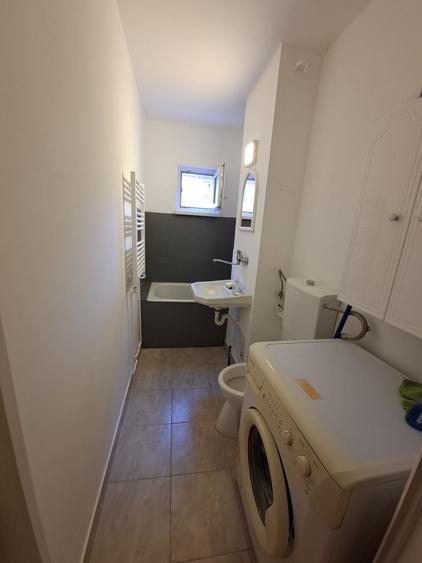 Apartament cu 2 camere semidecomandat în 7 Noiembrie