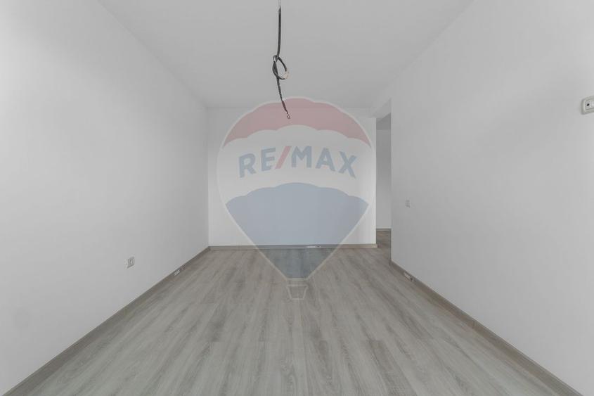 Apartament cu 2 camere semidecomandat în Sânpetru