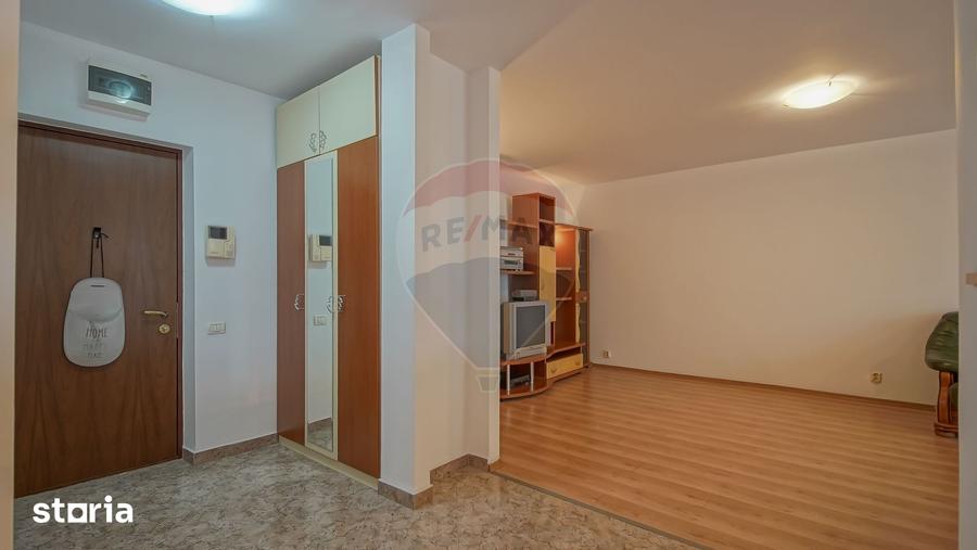 Apartament cu 3 camere decomandat în Bartolomeu