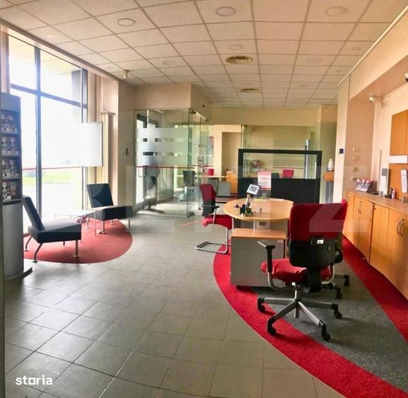 Spațiu comercial, de 160 mp, în Micro 3