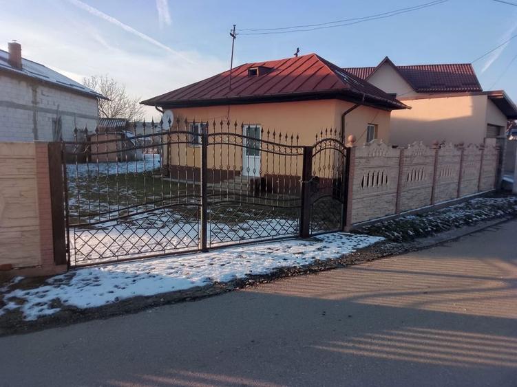 Vand sau inchiriez casa in Lucieni - 3