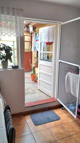 Vand casă cu  3 camere in zona tabacarie,zonă bună - 2