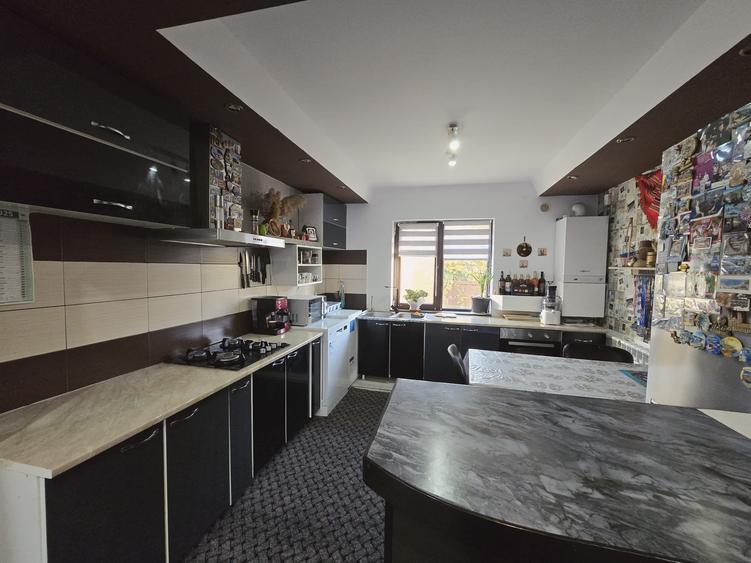 Vila mobilata si utilata- 5 camere -foisor -pod- statie dedurizare - 6