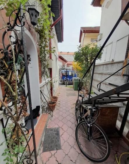 Apartament trei camere la curte - Gara de Nord