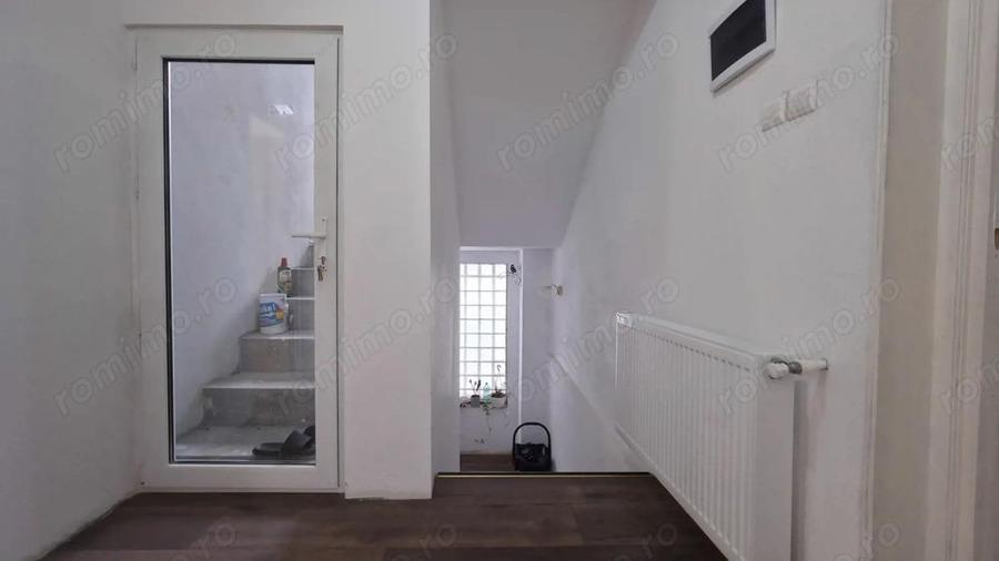 Casa 11 camere cu livada pe Strada Republicii, Dragomire?ti-Deal - 10