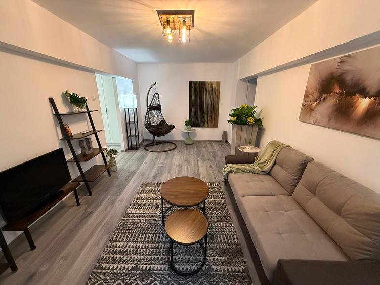 Apartament cu 3 camere semidecomandat în 13 Septembrie