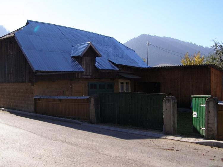 Casa 120 mp, multiple dependinte, teren 2800 mp Campulung Moldovenesc - 7