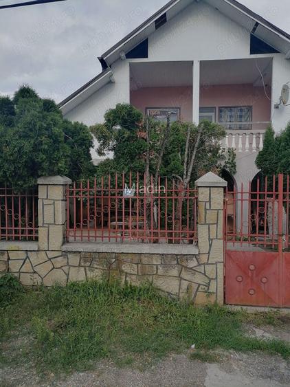 Casa cu etaj la Bistri?a. Casa cu etaj la Bistri?a.