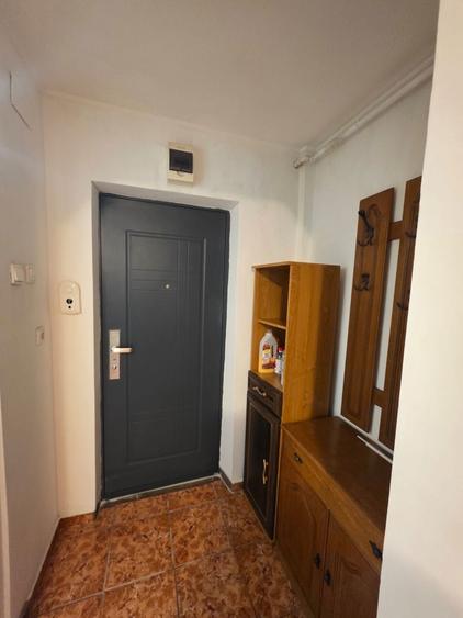 Inchiriez garsoniera - 1