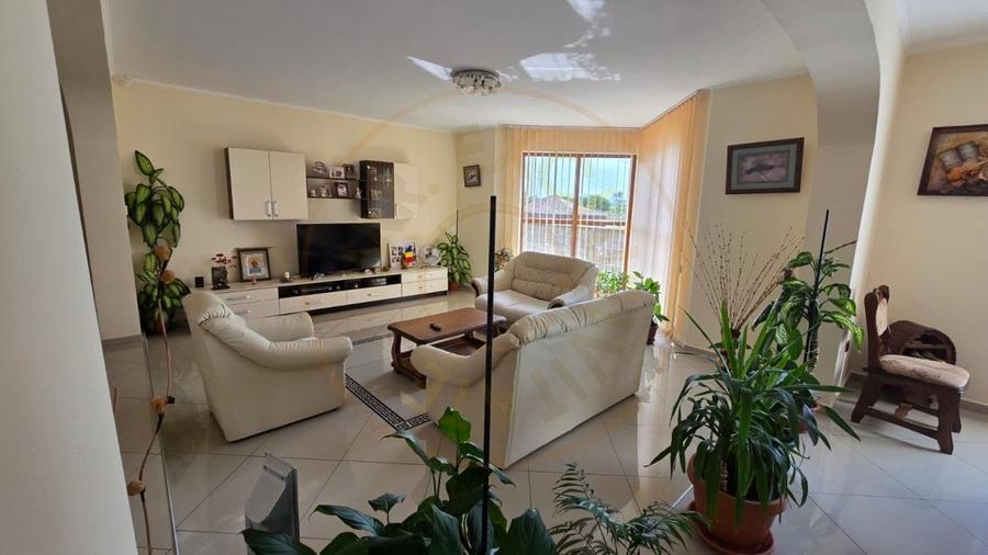 De Vanzare Casa Paulestiului 9 ari teren - 1