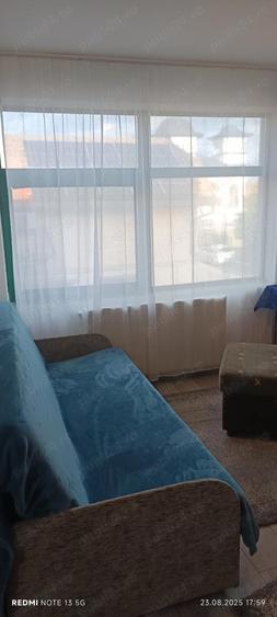 INCHIRIEZ apartament doua camera tip open-space{,bucatarie , dormitor si living] . - 8