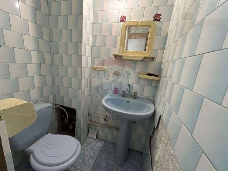 Apartament cu 3 camere decomandat de închiriat în zona Hotvon et.3 - 9