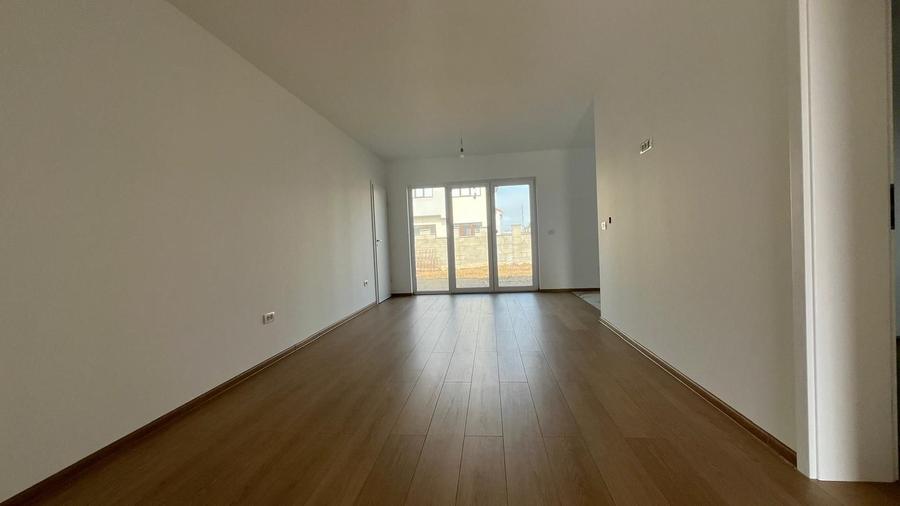 Duplex cu 3 camere cu Canalizare în Moșnița Nouă