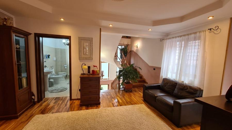 Vila zona Ultracentrala - 17