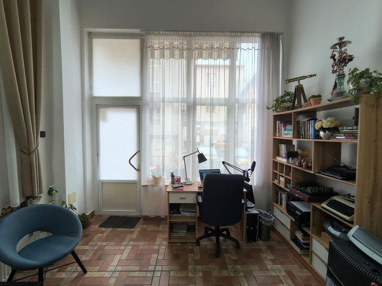 Spatiu comercial, ultracentral, Republicii, Oradea. 95 000 E. Com 0 - 2