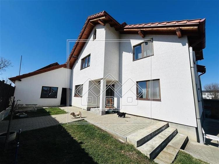 Casa de vanzare in Sibiu - individuala - 210 mp utili + 500 mp teren - 1