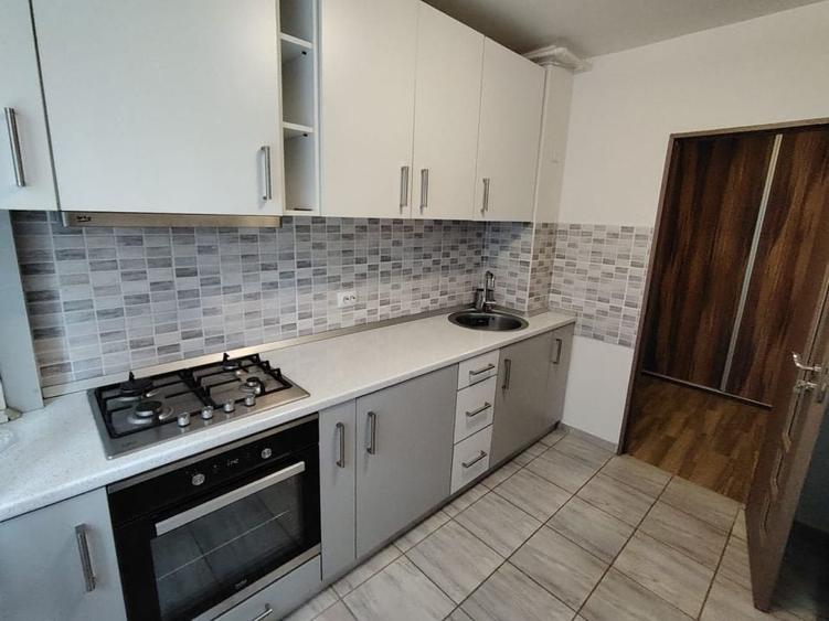 Apartament 2 camere zona Titan - 12