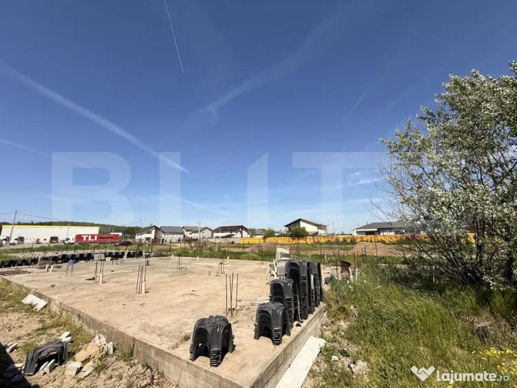 Teren 2000 mp cu front dublu mare ?i toate utilita?ile, B - 4
