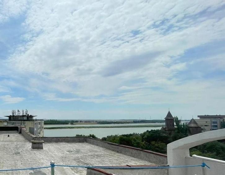 De inchiriat – Apartament cu o camera - Faleza Dunarii - 3