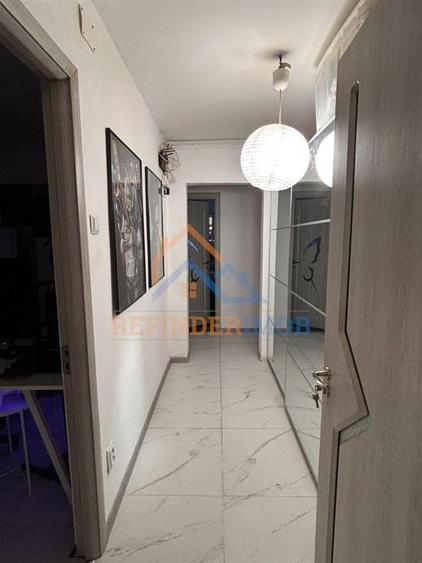 Apartament de vanzare cu 4 camere, zona Vitan - 5