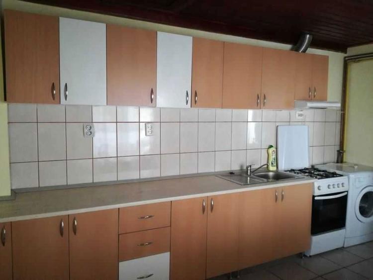 Inchiriez apartament la casa - 2
