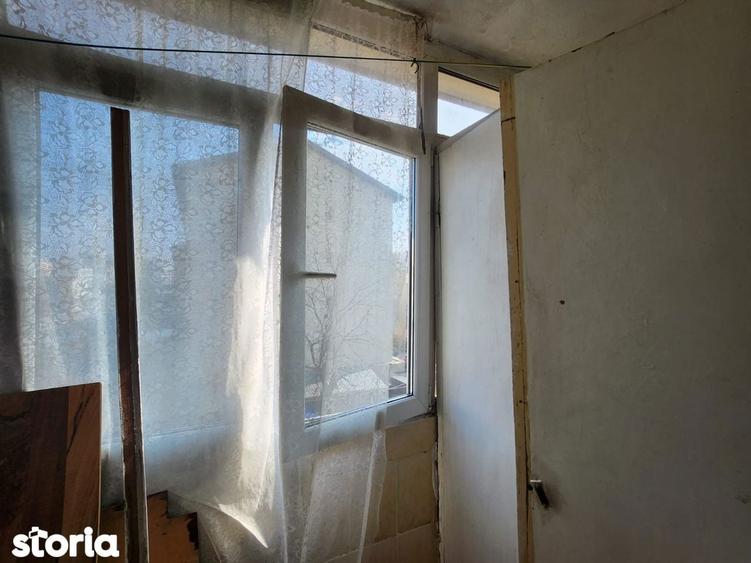 2 Camere etajul 3 str. Mioritei - 12