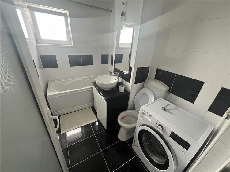 Apartament 2 camere, etaj 8, lift nou, zona Piata Unirii- scoala 9 - 10