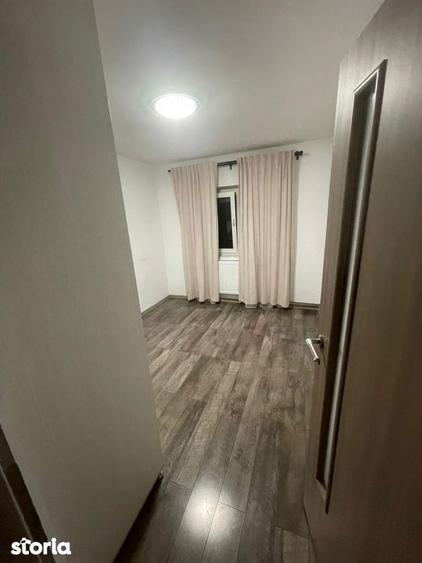Apartament 3 Camere Decomandat, 80 mp, Etaj 2 - Zona Clubul Sportiv, T - 5