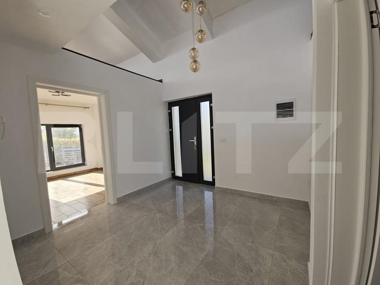 Vila superba, 4 camere, in zona Hlincea - 14