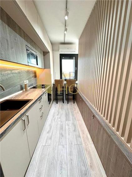 Vanzare apartament 3 camere, 2 locuri parcare, in Ploiesti, zona 9Mai - 18