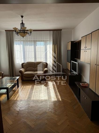 Apartament cu 3 camere decomandat, mobilat în Medicină
