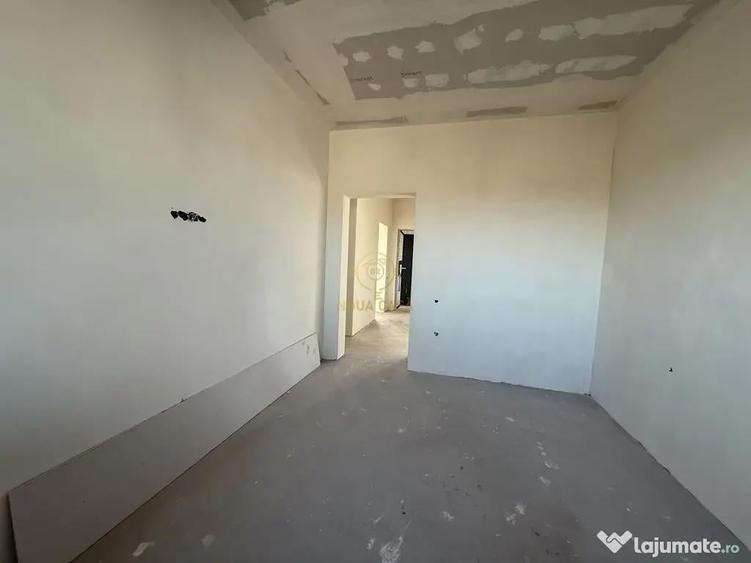 De Vanzare Casa 3 Dormitoare/Garaj/Terasa cu Teren Genero... - 9