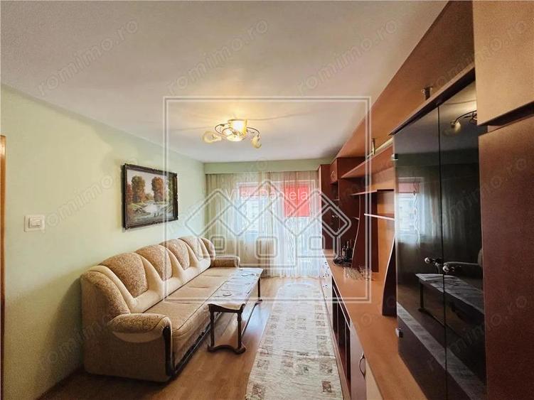 Ap decomandat, 3 camere, 2 balcoane, pivnita, Valea Aurie