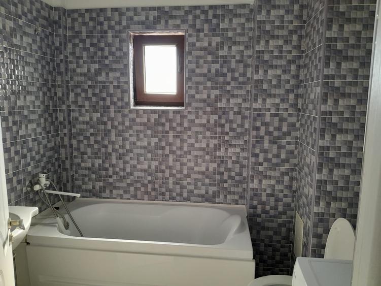 Apartament de închiriat cu 2 camere, situat în zona Km 5 - 6