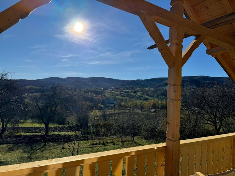 Casa de  vis la tara - vedere panoramica - living 60 mp - in inima  Cacicai - 19