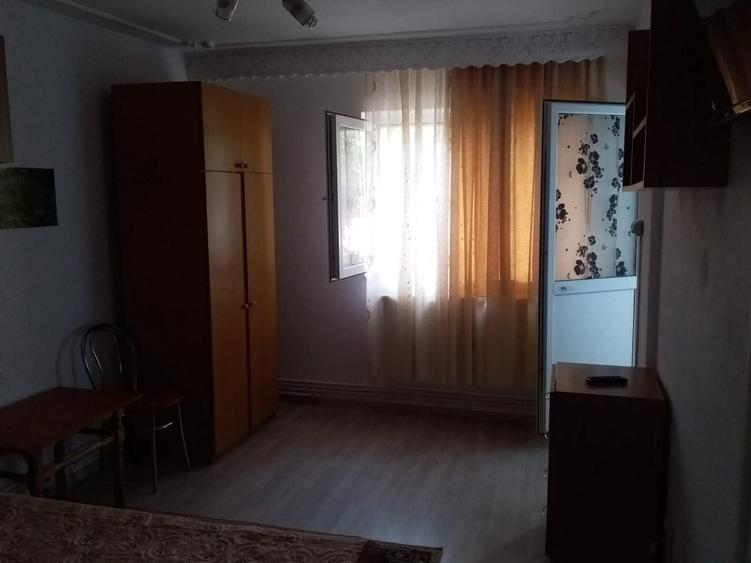 Apartament cu 3 camere decomandat în Tătărași