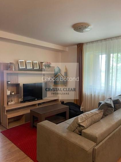 Apartament - Penthouse 5 camere - zona 7 noiembrie