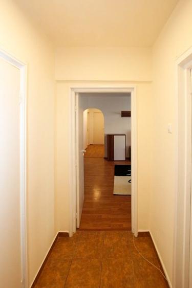 3 camere de inchiriat Al. Compozitorlilor 13 - 20