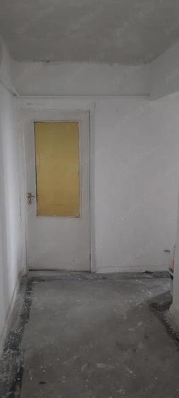 Vand Apartament decomandat 4 camere in Alexandria, pe str. Bucure?ti la intersec?ie cu Str. Ghica - 4