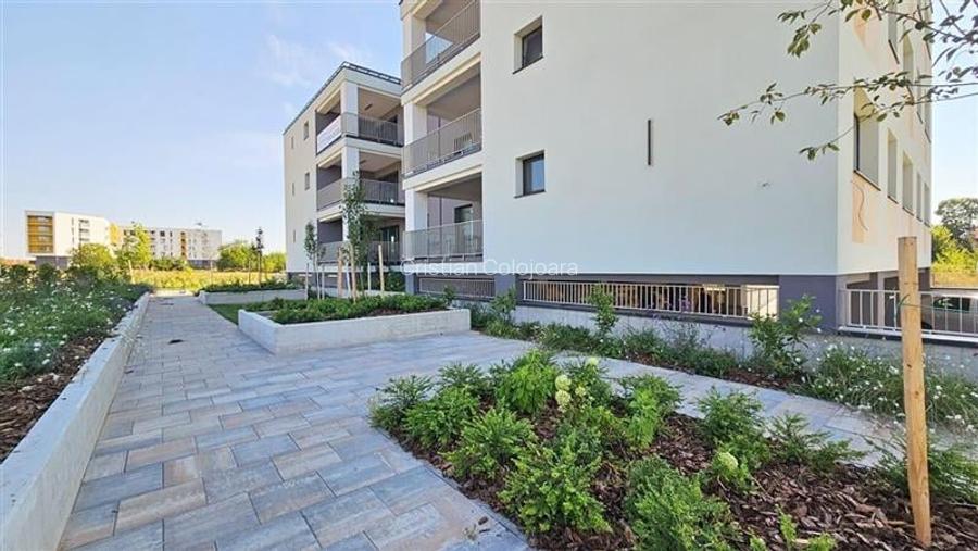 Apartament cu 3 camere decomandat în Lipovei