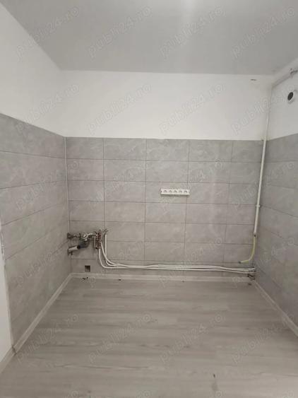 Vand apartament doua camere decomandat zona Milcov - 2
