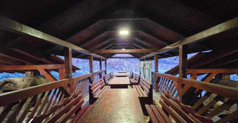 Casa/Pensiune,doua imobile intr-unul singur de vanzare, Valea Bratcu - 13