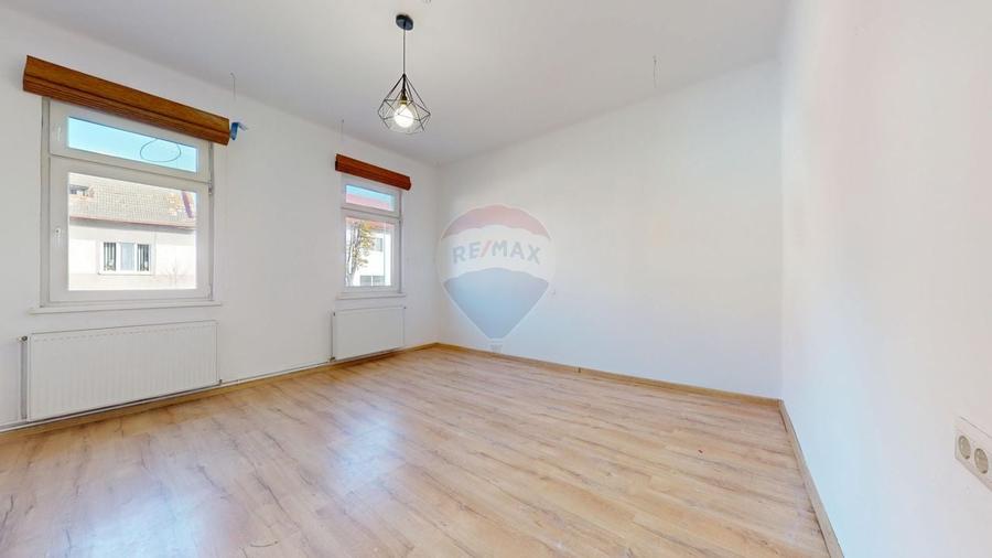 Inchiriere imobil Brasov, zona centrala, strada Aurel Vlaicu, curte - 15