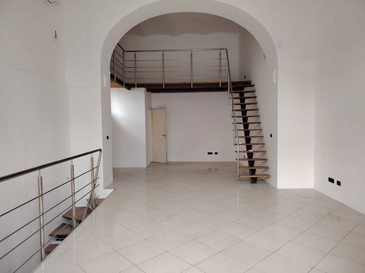 Spatiu comercial Piata 1 Decembrie - 2