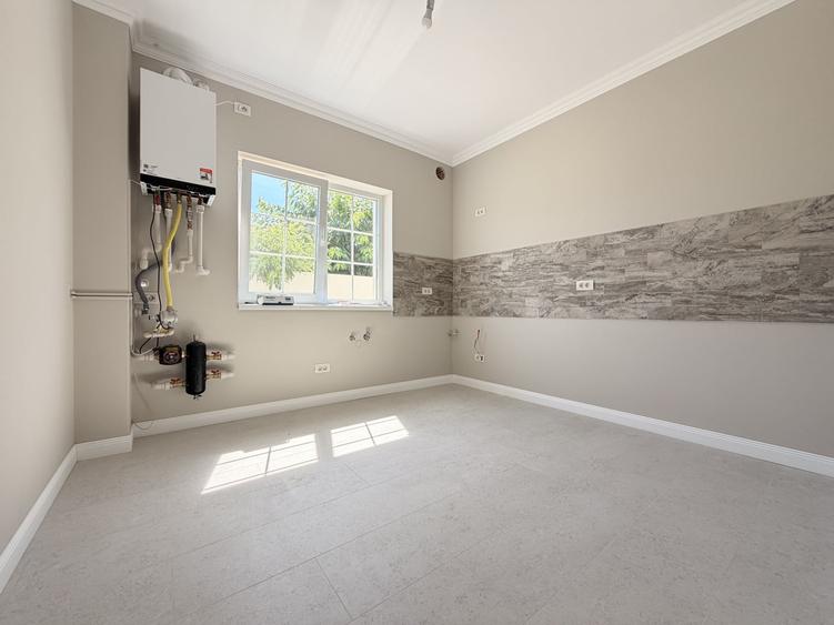 Duplex cu 5 camere cu Canalizare în Chișoda