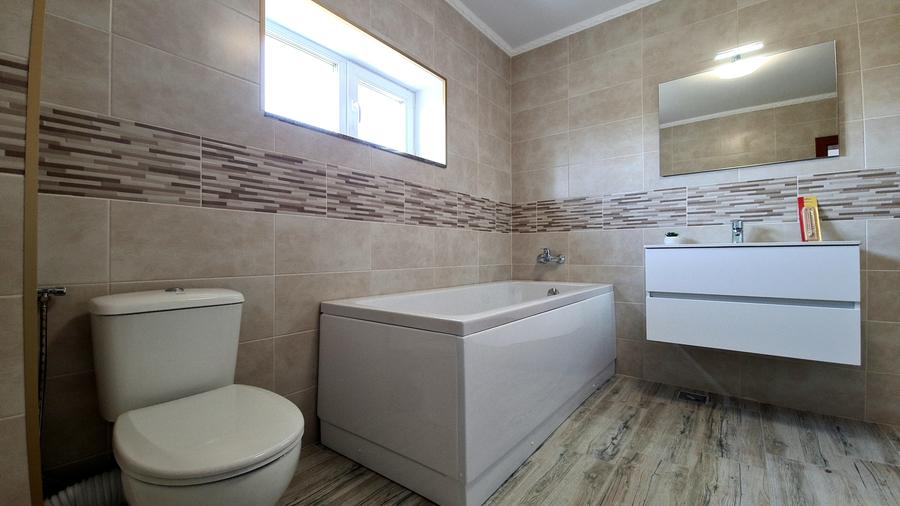 Casă cu 4 camere cu Canalizare în Sânpetru
