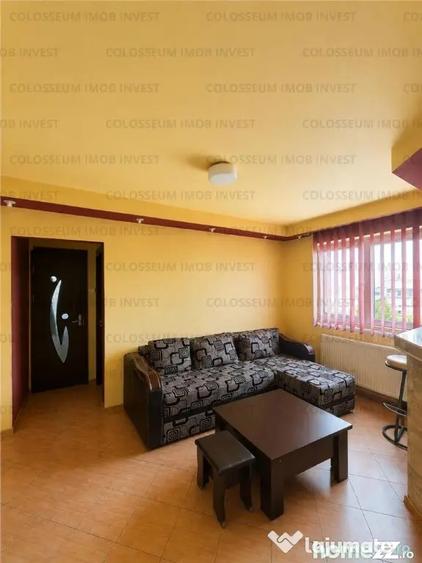Apartament cu 3 camere semidecomandat în Florilor