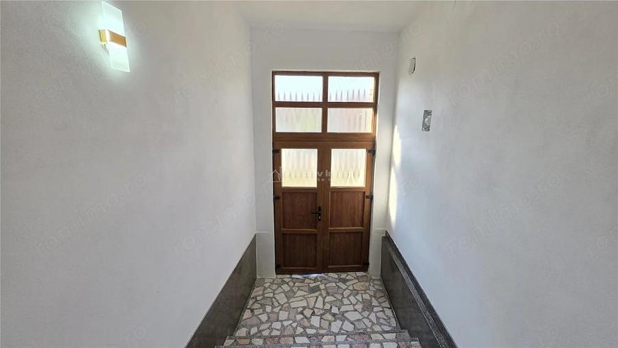 Spațiu comercial, de 130 mp, în Răcășdia