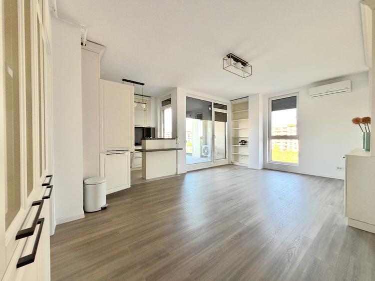 Apartament cu 3 camere decomandat, mobilat în Torontalului