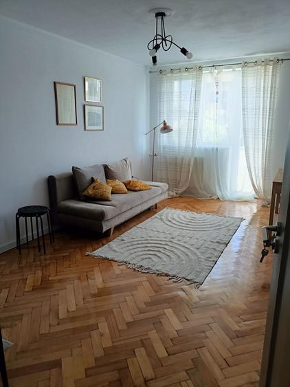 Apartament cu 2 camere semidecomandat în Ultracentral